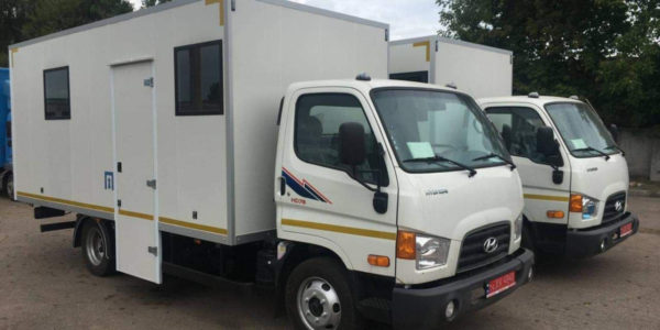 Фото – Ferrexpo передала Тростянцю на Сумщині 2 вантажних автомобілі та автобус