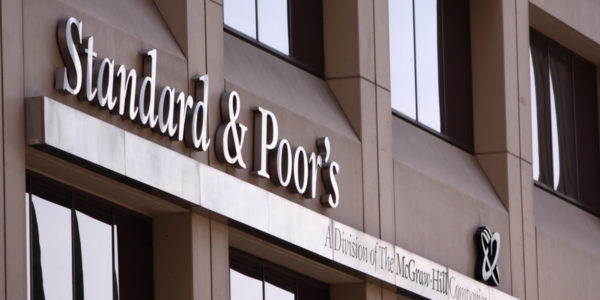Фото – S&P знизило рейтинг України до переддефолтного рівня