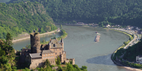 Photo – Rhine River water levels plumming made it difficult to transport steel and scrap metal