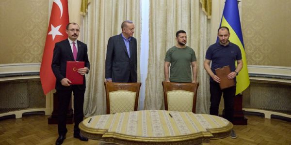Фото – Україна підписала з Туреччиною меморандум про відновлення інфраструктури