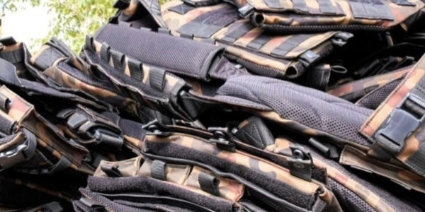 Photo – Metinvest handed over a batch of 100 bulletproof vests for fighters in Donetsk region