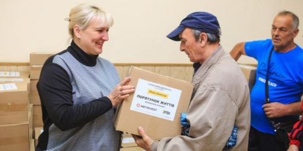 Photo – Metinvest has prepared more than 100,000 product sets for employees and their families