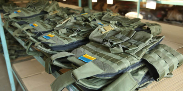 Photo – Metinvest has handed over 150,000 body armors to the defenders of Ukraine since the beginning of the war