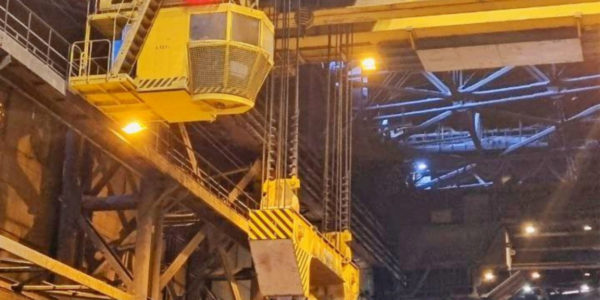 Фото – «Каметсталь» завершила испытания литейного крана производства НКМЗ