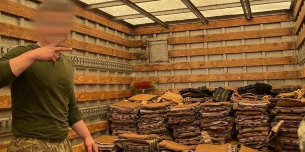 Photo – Metinvest handed over 800 bulletproof vests for defenders in the Avdiivka direction