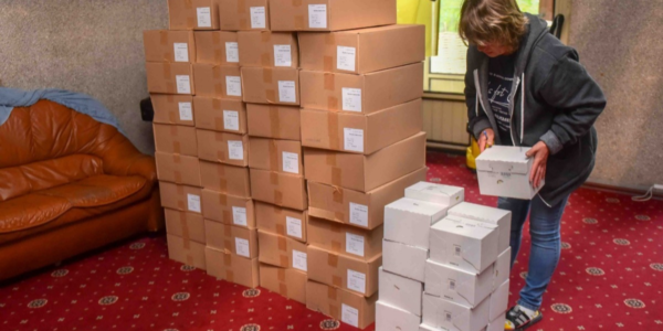 Фото – Гуманітарний проєкт «Метінвесту» передав запорізьким шелтерам 800 кг продуктів