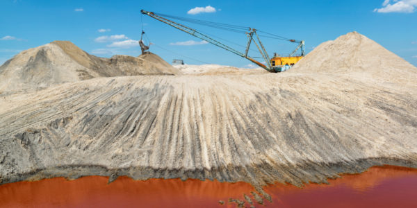 Фото – Украина в октябре 2022 года увеличила экспорт титансодержащих руд на 21% м./м.