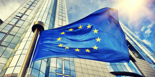 Фото – Европарламент будет продвигать предложение о запрете российской стали – Politico