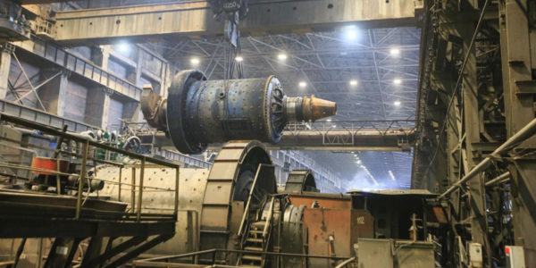 Фото – ЦГЗК виконав планову заміну млина на рудозбагачувальній фабриці