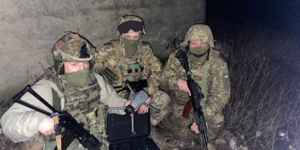 Фото – «Метінвест» передав оборонцям Авдіївки військове спорядження та укриття