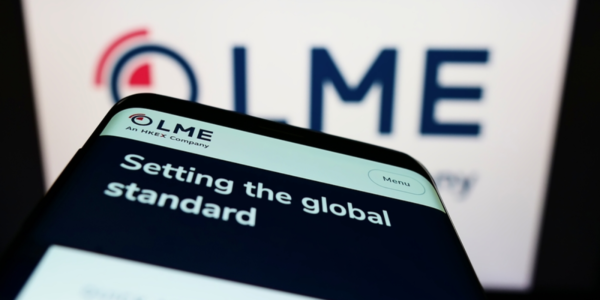 Фото – LME призупинила надходження російських металів на склади у США