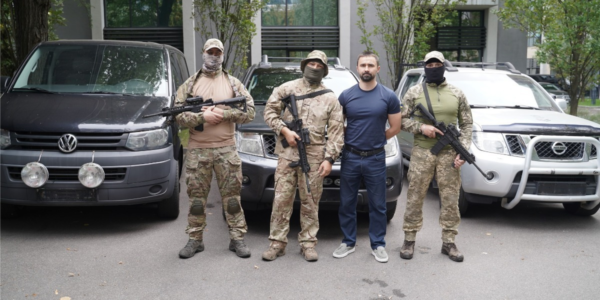Фото – «Метинвест» передал спецподразделению СБУ авто на 2 млн грн