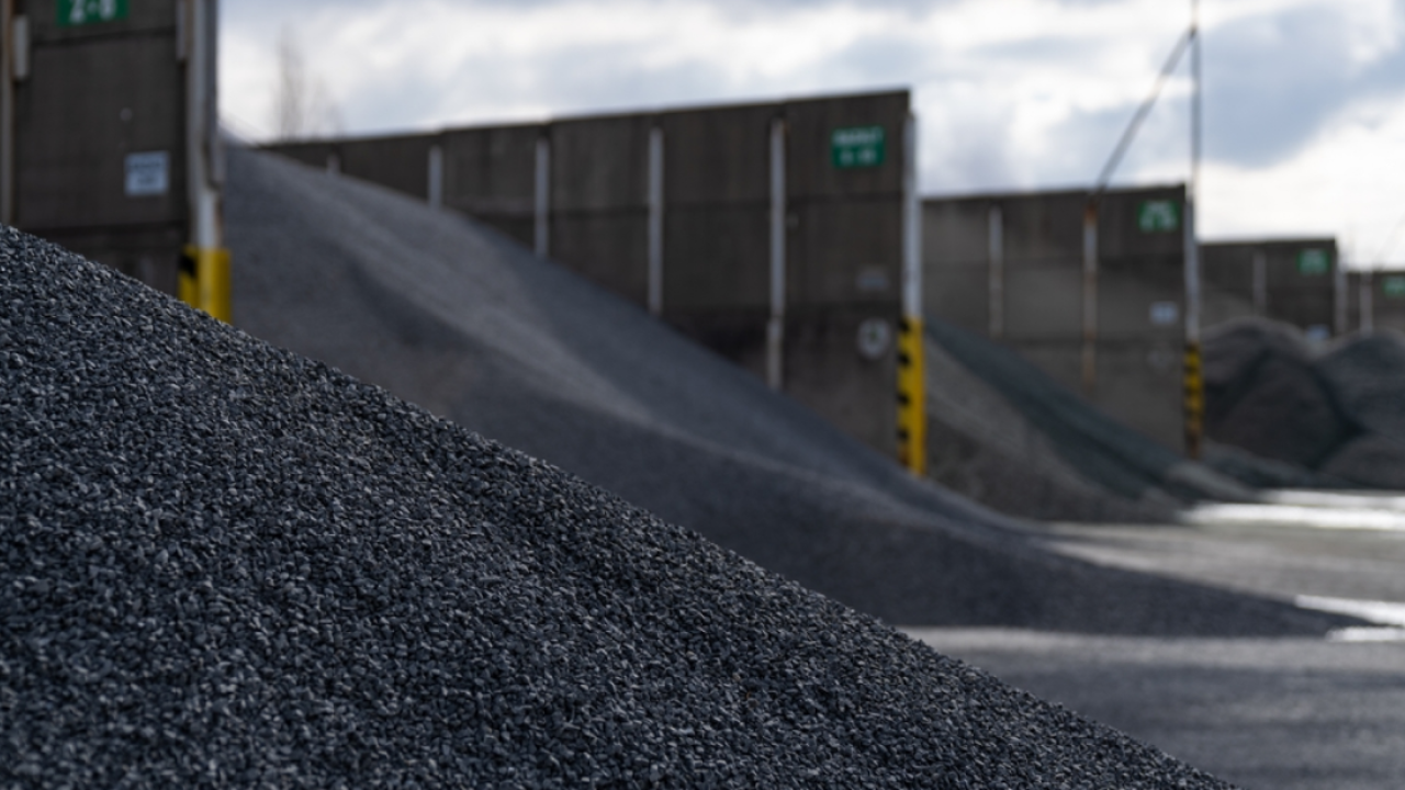 Asian coking coal prices accelerated their decline — News — GMK Center