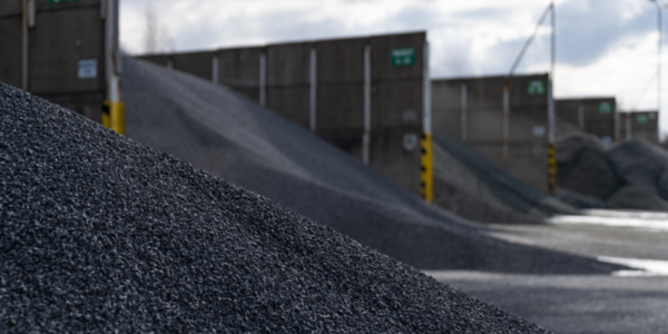 Photo – Asian coking coal prices accelerated their decline