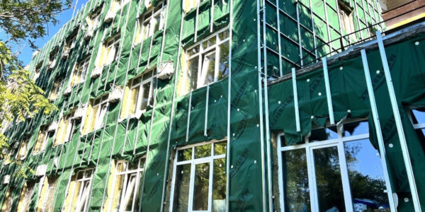 Photo – The main building of Hospital No. 7 in Kryvyi Rih is being renovated with the support of Metinvest