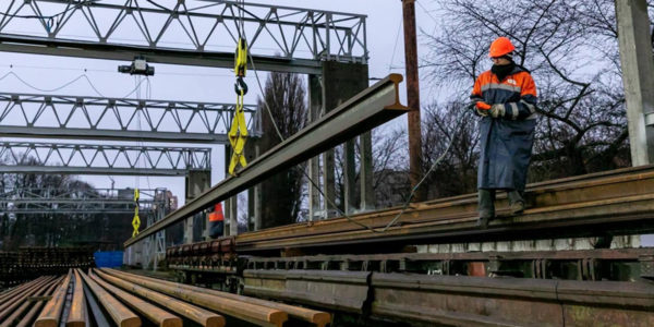 Фото – УЗ приобретет дополнительные 10 тыс. т рельсов у Voestalpine Rail Technology