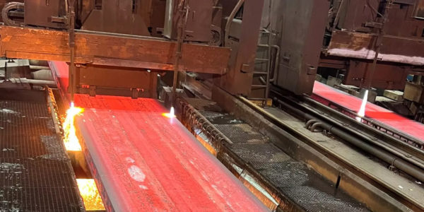Photo – ArcelorMittal resumes steel production at its plant in Fos-sur-Mer