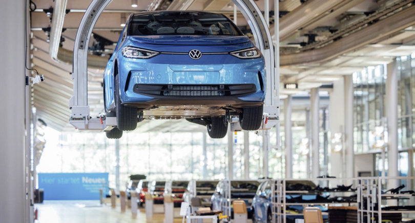 Фото – Volkswagen впервые за 88 лет останавливает завод в Германии