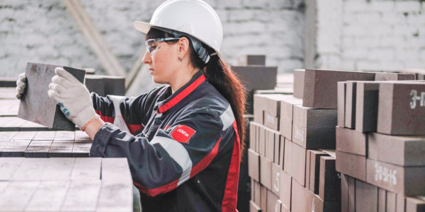 Photo – Zaporizhvognetryv set up 15 new types of refractories in 2025